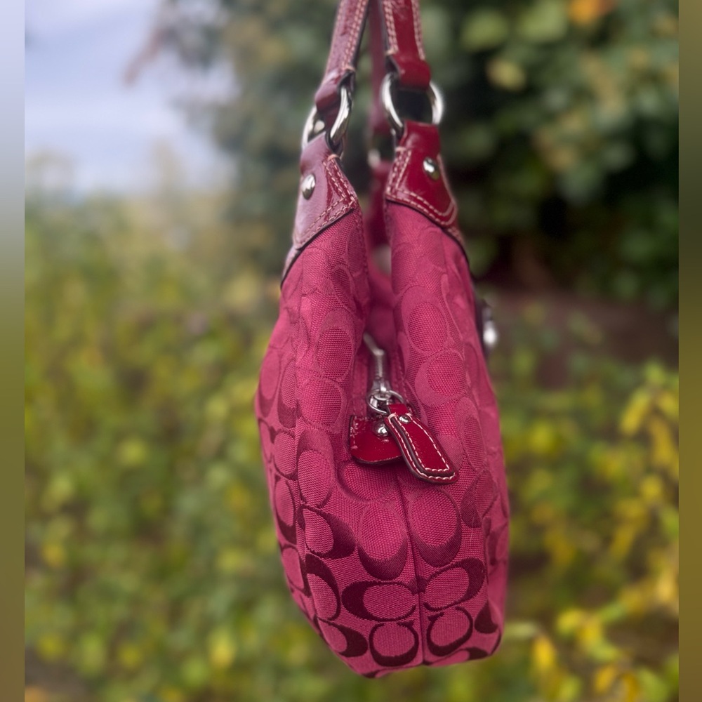 Vintage Coach Lynn SoHo Signature Canvas Cherry Red Shoulder Hobo Bag F17094 - Picture 12 of 12